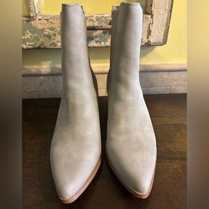 BRAND NEW! Elegant Gray Women's Boots